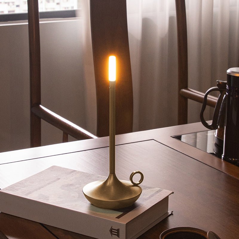 Uppladdningsbar bordslampa i retrostil - sparklar.se